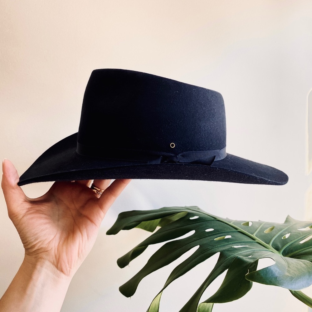 Akubra Snowy River Pure Fur Felt Hat in Black